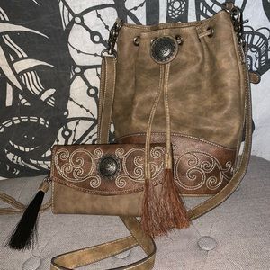 Blazin’ Roxx Conceal Leather Purse & Wallet